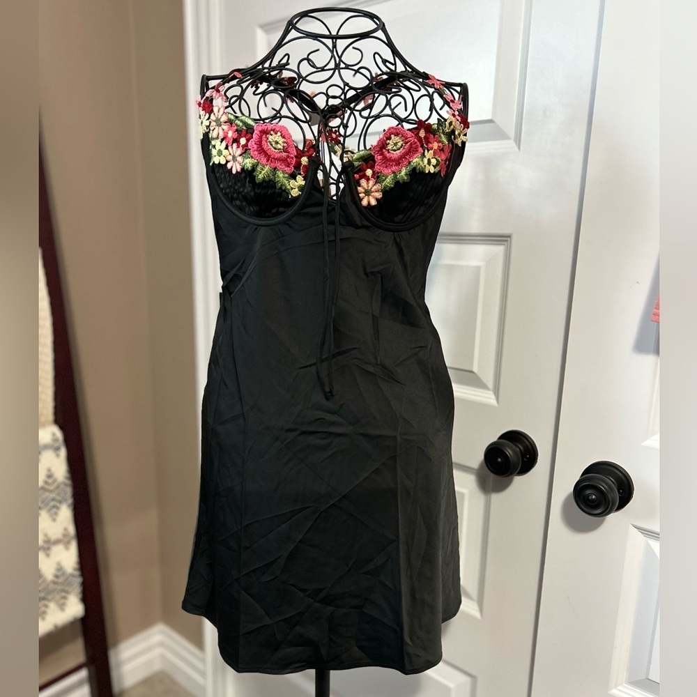 NWT Hello Molly Blooming Confidence Slip Dress with Floral details. Size M.